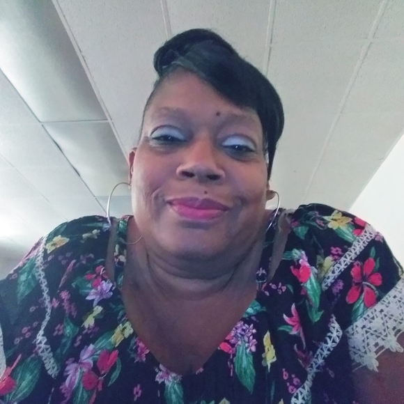 Meet your Posher, Phyllis - Picture 1 of 1